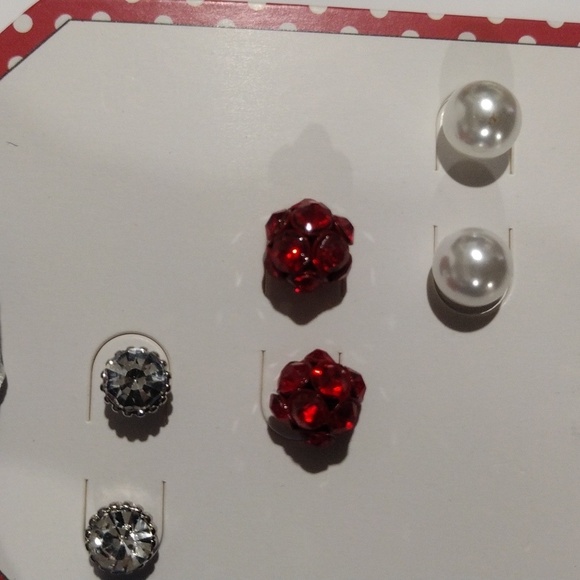 Crystal Pearl Ball Red and Silver Stud Earrings Earrings Set - Women's Fashion - Picture 8 of 8